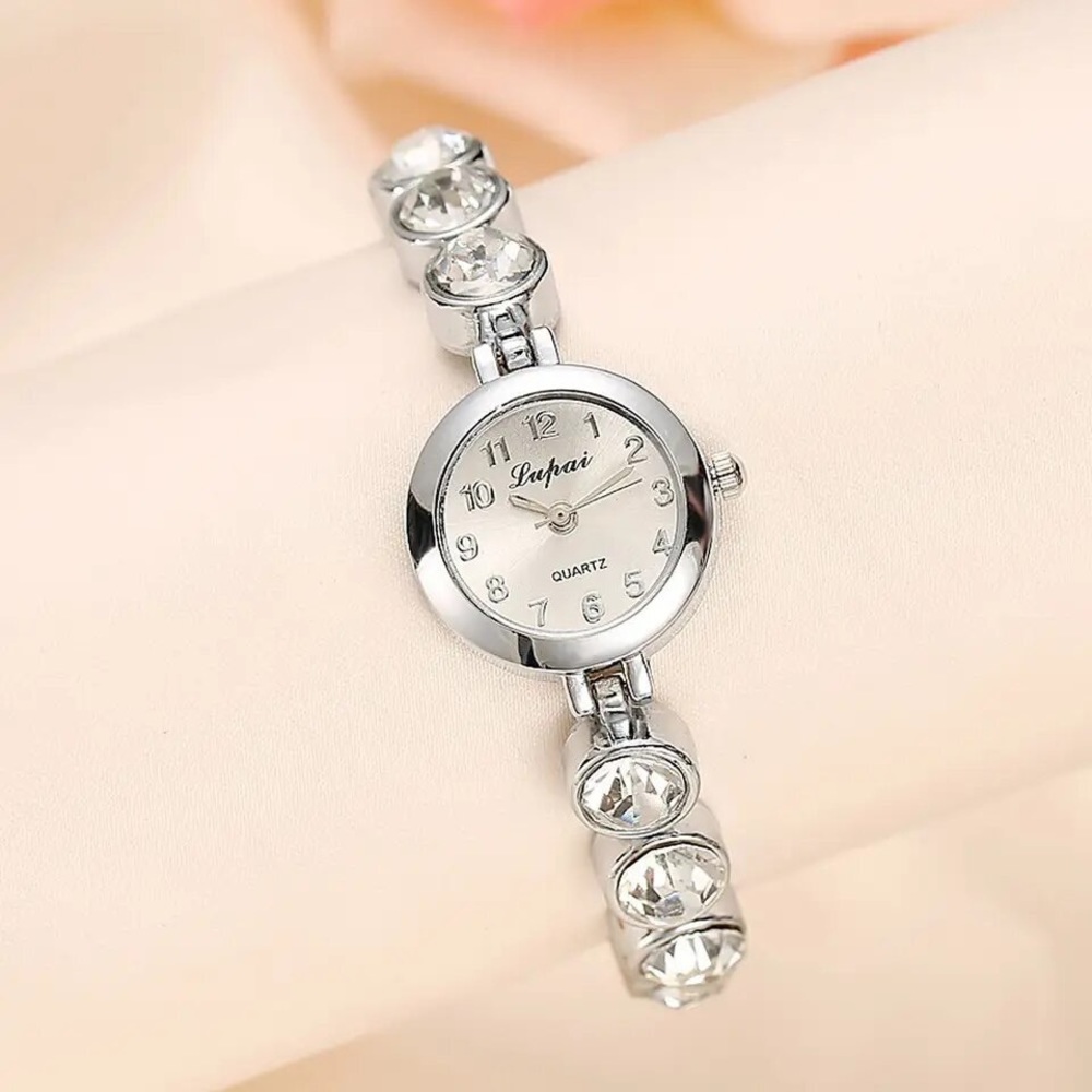Ladies Elegant Classic Wrist Watches Women Rhinestones Quartz Bracelet Crystal